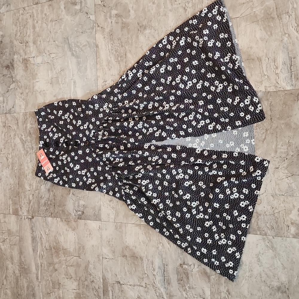 NWT Black and White Boohoo Button Front Floral Drop Hem Maxi Skirt Size 8